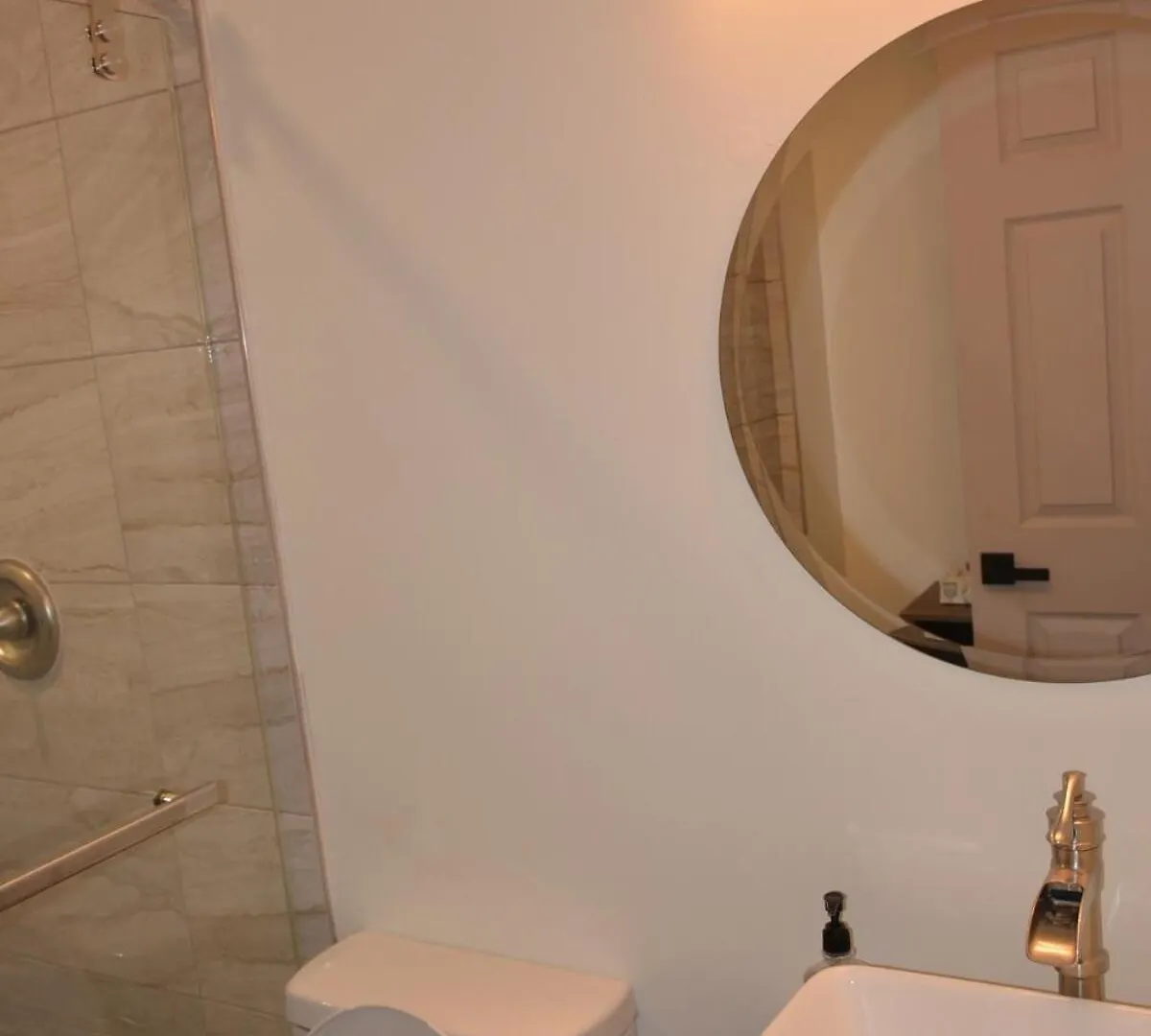 Nyaraló Liberty Suites 2 Of-Newly Renovated Memphis